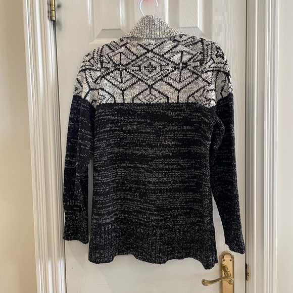 Knit sweater - Picture 2 of 3